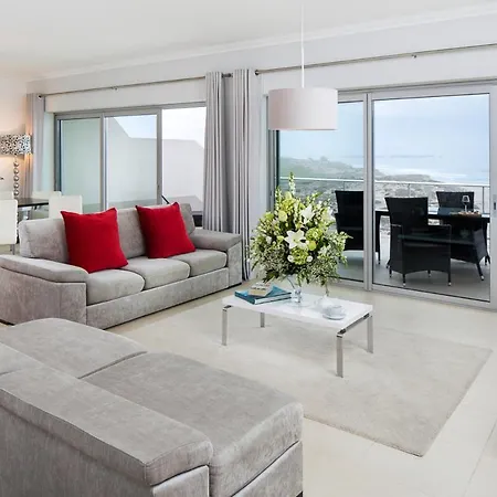 Ferrel Town House Sleeps 6 With Pool And Air Con Ferienhaus *