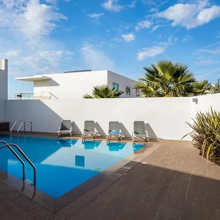Ferrel Town House Sleeps 6 With Pool And Air Con Ferrel (Leiria)
