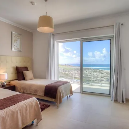 Ferrel Town House Sleeps 6 With Pool And Air Con Ferienhaus